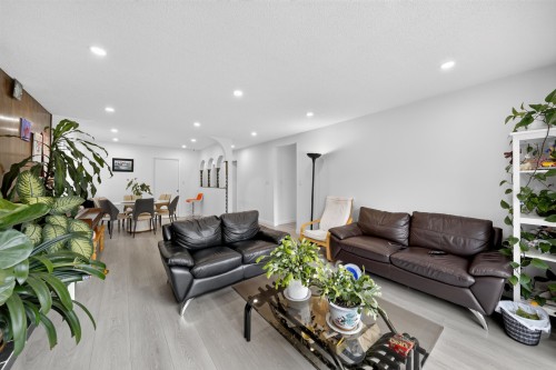4657 Slocan Street, Vancouver, BC - Indoor Photo Showing Living Room