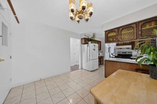 4657 Slocan Street, Vancouver, BC - Indoor Photo Showing Kitchen