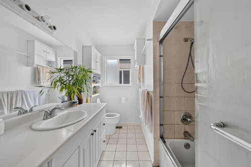 4657 Slocan Street, Vancouver, BC - Indoor Photo Showing Bathroom