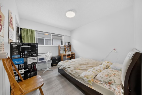 4657 Slocan Street, Vancouver, BC - Indoor Photo Showing Bedroom