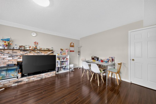 4657 Slocan Street, Vancouver, BC - Indoor With Fireplace