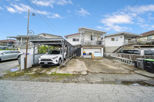 4657 Slocan Street, Vancouver, BC - Outdoor