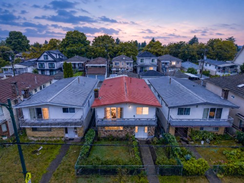 4657 Slocan Street, Vancouver, BC - Outdoor With Facade