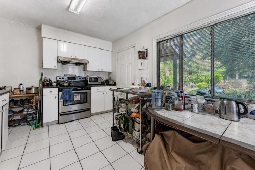 3026 Garden Drive, Vancouver, BC - Indoor Photo Showing Kitchen