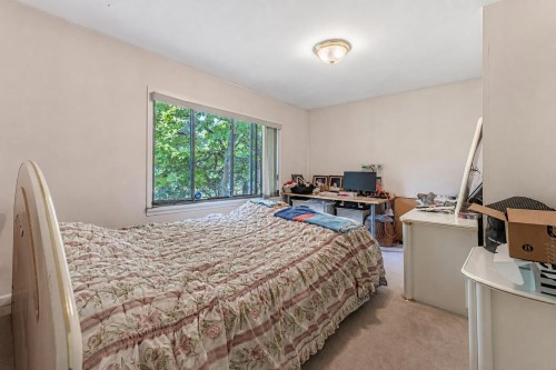 3026 Garden Drive, Vancouver, BC - Indoor Photo Showing Bedroom