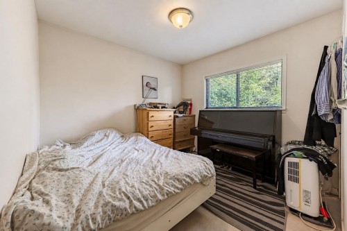 3026 Garden Drive, Vancouver, BC - Indoor Photo Showing Bedroom