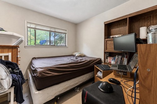 3026 Garden Drive, Vancouver, BC - Indoor Photo Showing Bedroom
