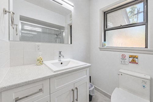 3008 Garden Drive, Vancouver, BC - Indoor Photo Showing Bathroom