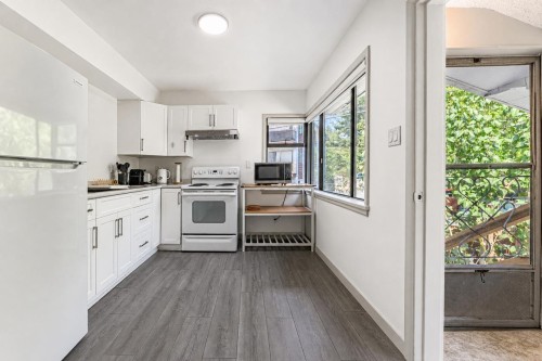 3008 Garden Drive, Vancouver, BC - Indoor Photo Showing Kitchen
