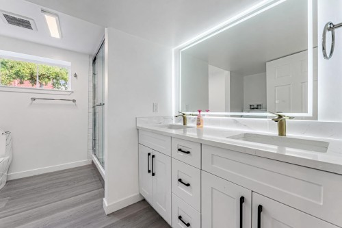 3008 Garden Drive, Vancouver, BC - Indoor Photo Showing Bathroom