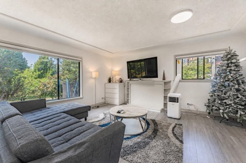3008 Garden Drive, Vancouver, BC - Indoor