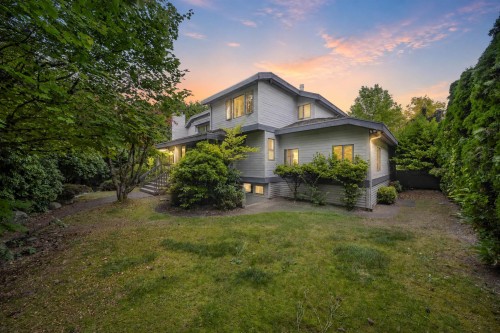 1975 18Th Avenue W, Vancouver, BC - Outdoor