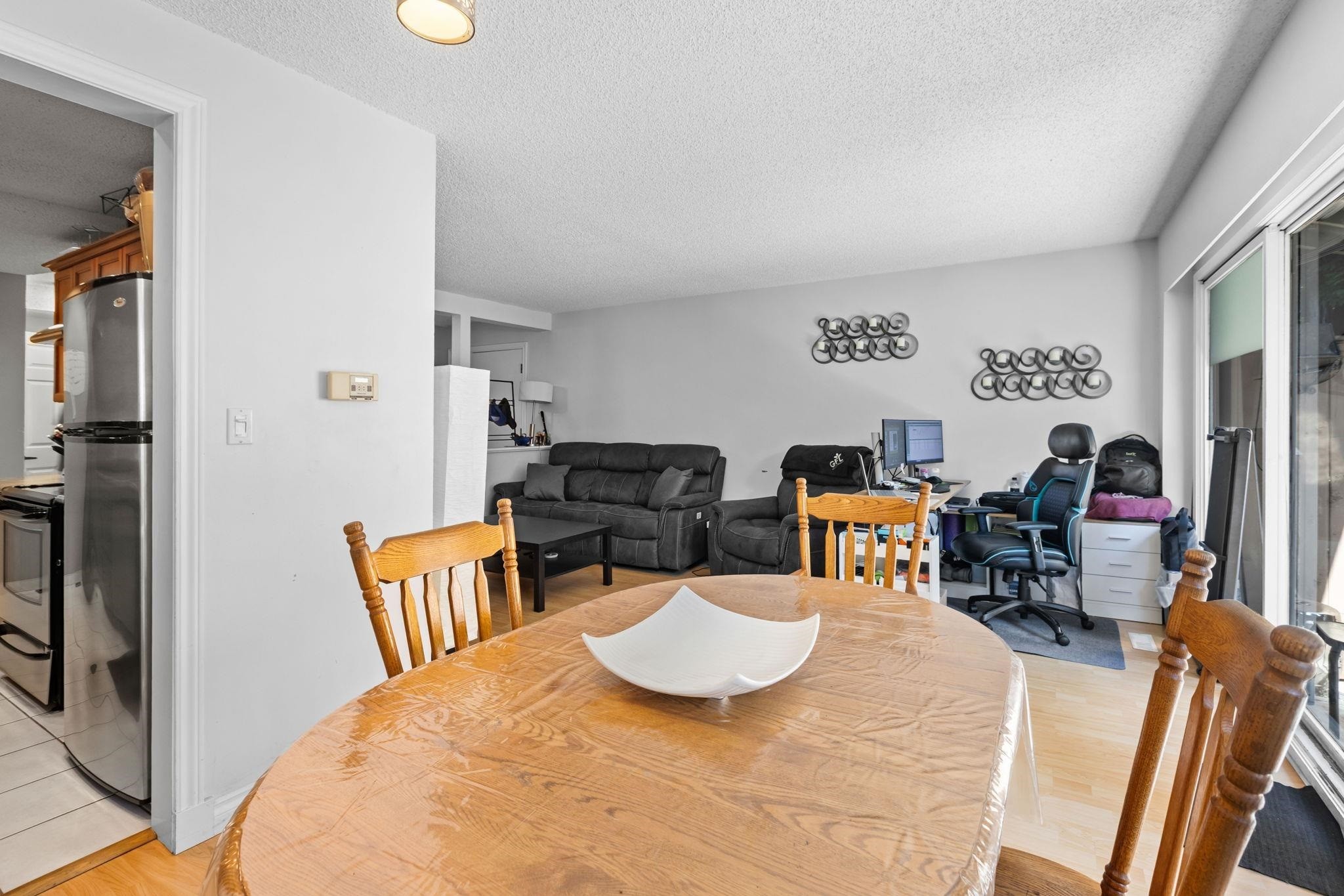9010 Centaurus Circle, Burnaby, BC - Indoor Photo Showing Dining Room