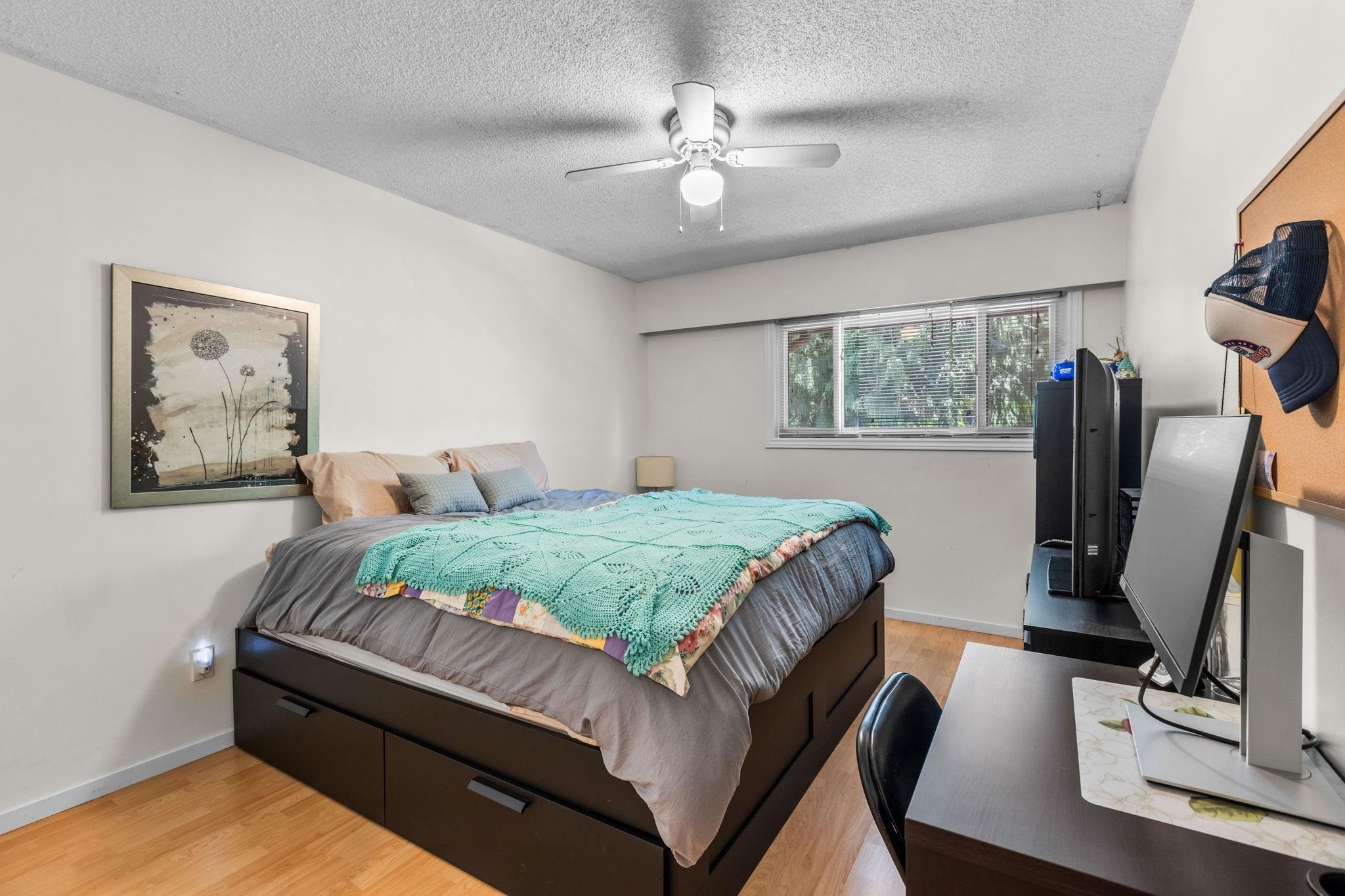 9010 Centaurus Circle, Burnaby, BC - Indoor Photo Showing Bedroom
