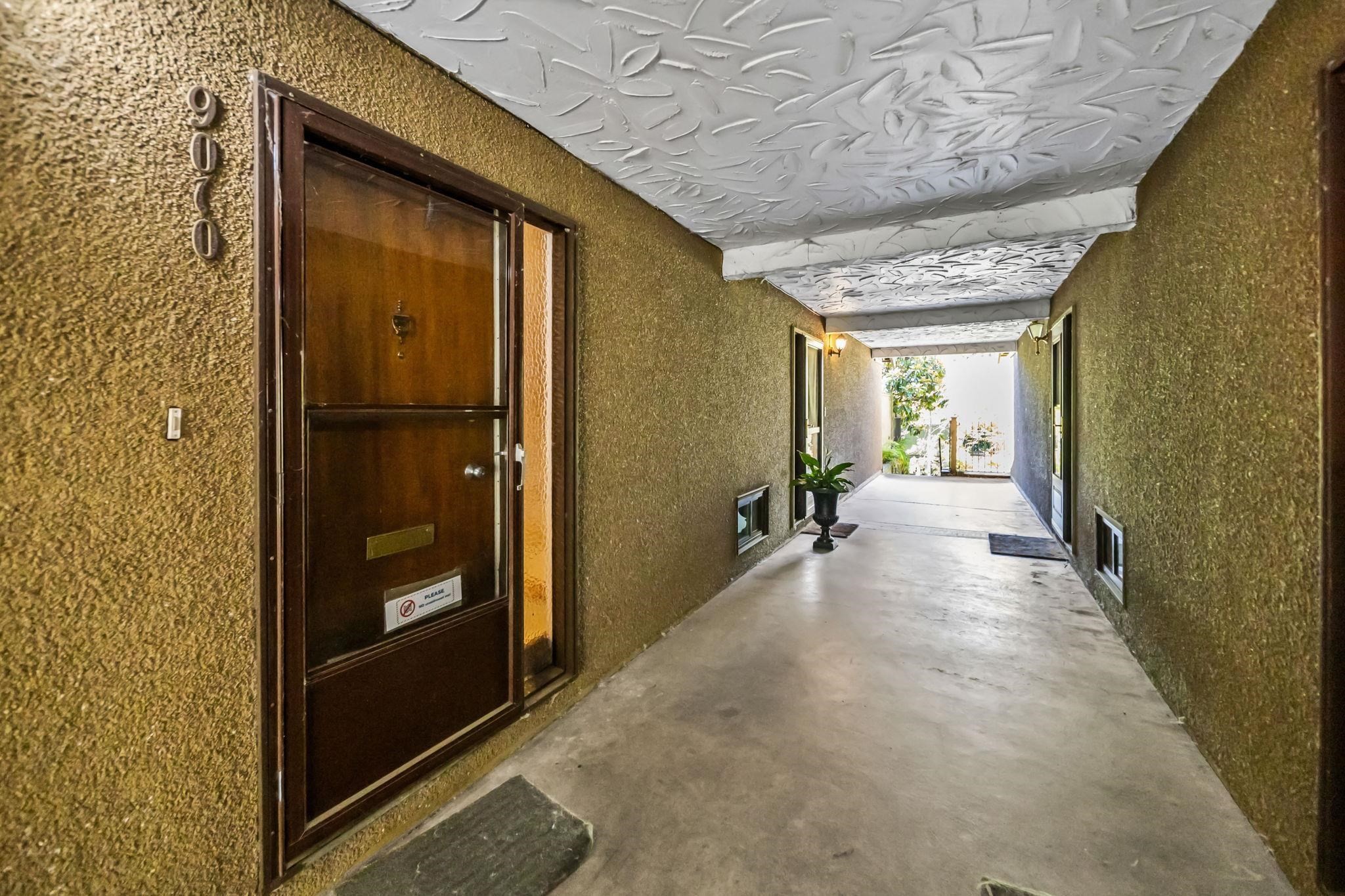 9010 Centaurus Circle, Burnaby, BC - Indoor Photo Showing Other Room