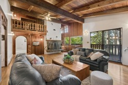 295 Bayview Road Lions Bay, BC V0N 2E0