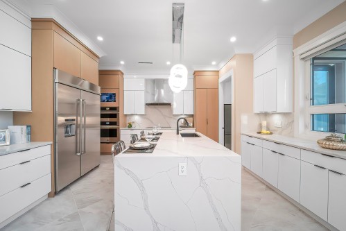10471 Seahaven Drive, Richmond, BC - Indoor Photo Showing Kitchen With Upgraded Kitchen