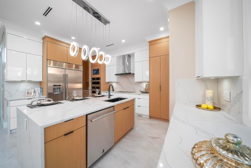 10471 Seahaven Drive, Richmond, BC - Indoor Photo Showing Kitchen