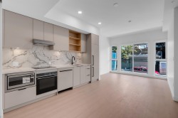 2XX-422 3rd Street ENorth Vancouver, BC V7L 0K1