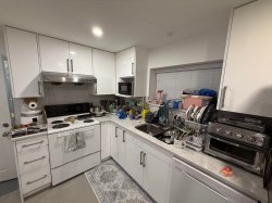 682 Sperling Avenue Burnaby, BC V5B 4H5