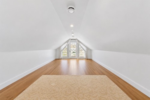 2911 35Th Avenue W, Vancouver, BC 