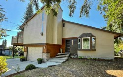 5463 Kensington Road Sechelt, BC V7Z 0N9