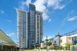 2506-1401 Hunter Street North Vancouver, BC V7J 0E2