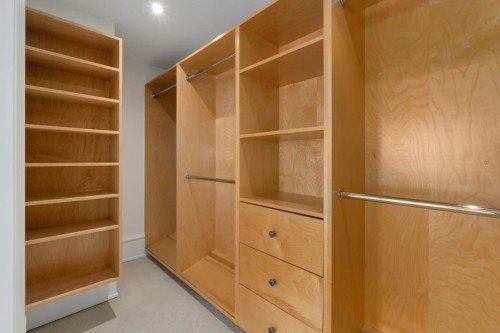 4588 2Nd Avenue W, Vancouver, BC 