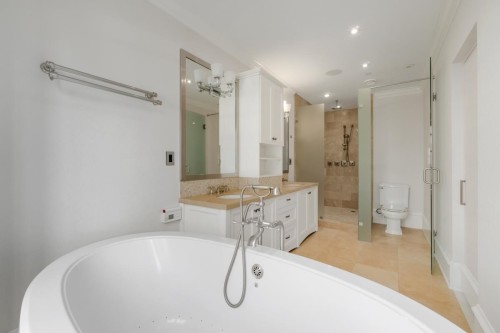 4588 2Nd Avenue W, Vancouver, BC 