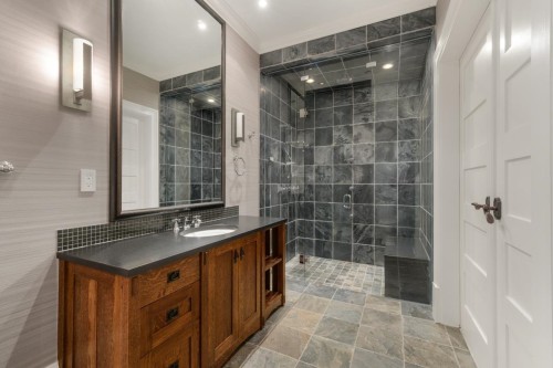 4588 2Nd Avenue W, Vancouver, BC 