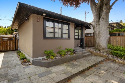 4588 2Nd Avenue W, Vancouver, BC 
