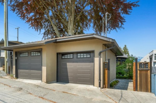4588 2Nd Avenue W, Vancouver, BC 