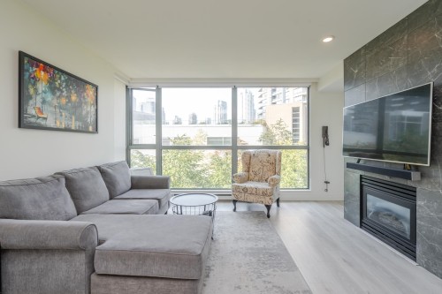 602-4888 Hazel Street  Burnaby, BC V5H 4T4