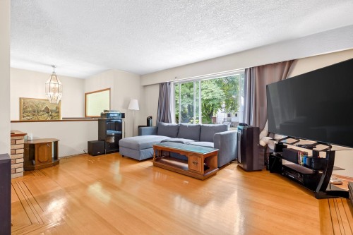 2175 Waverley Avenue, Vancouver, BC 