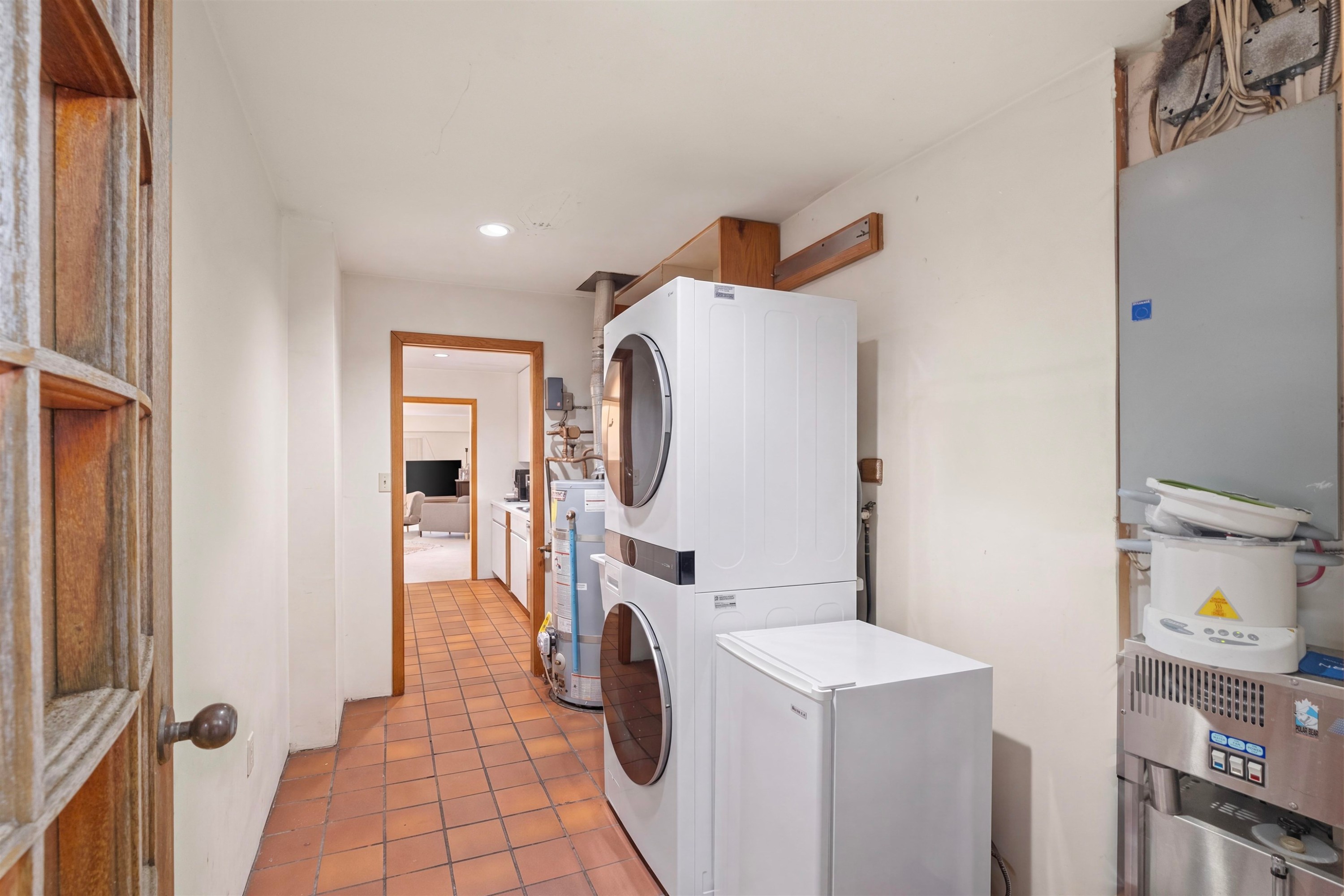 886 29Th Street E, North Vancouver, BC