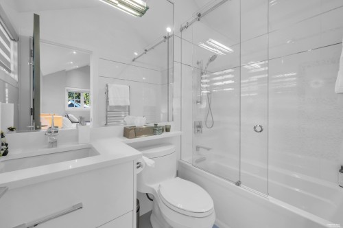 4055 39Th Avenue W, Vancouver, BC 
