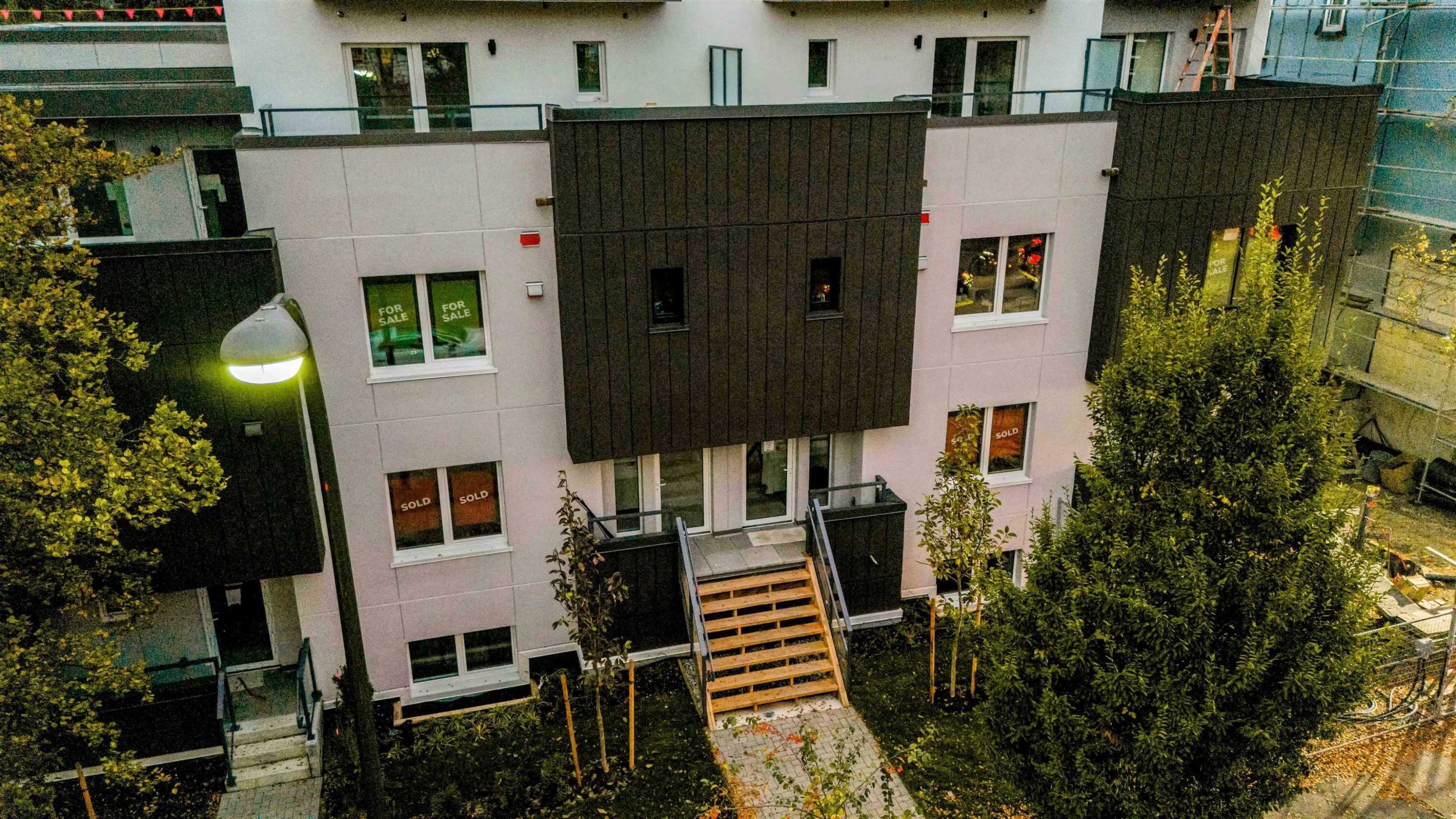 2069 1St Avenue E, Vancouver, BC