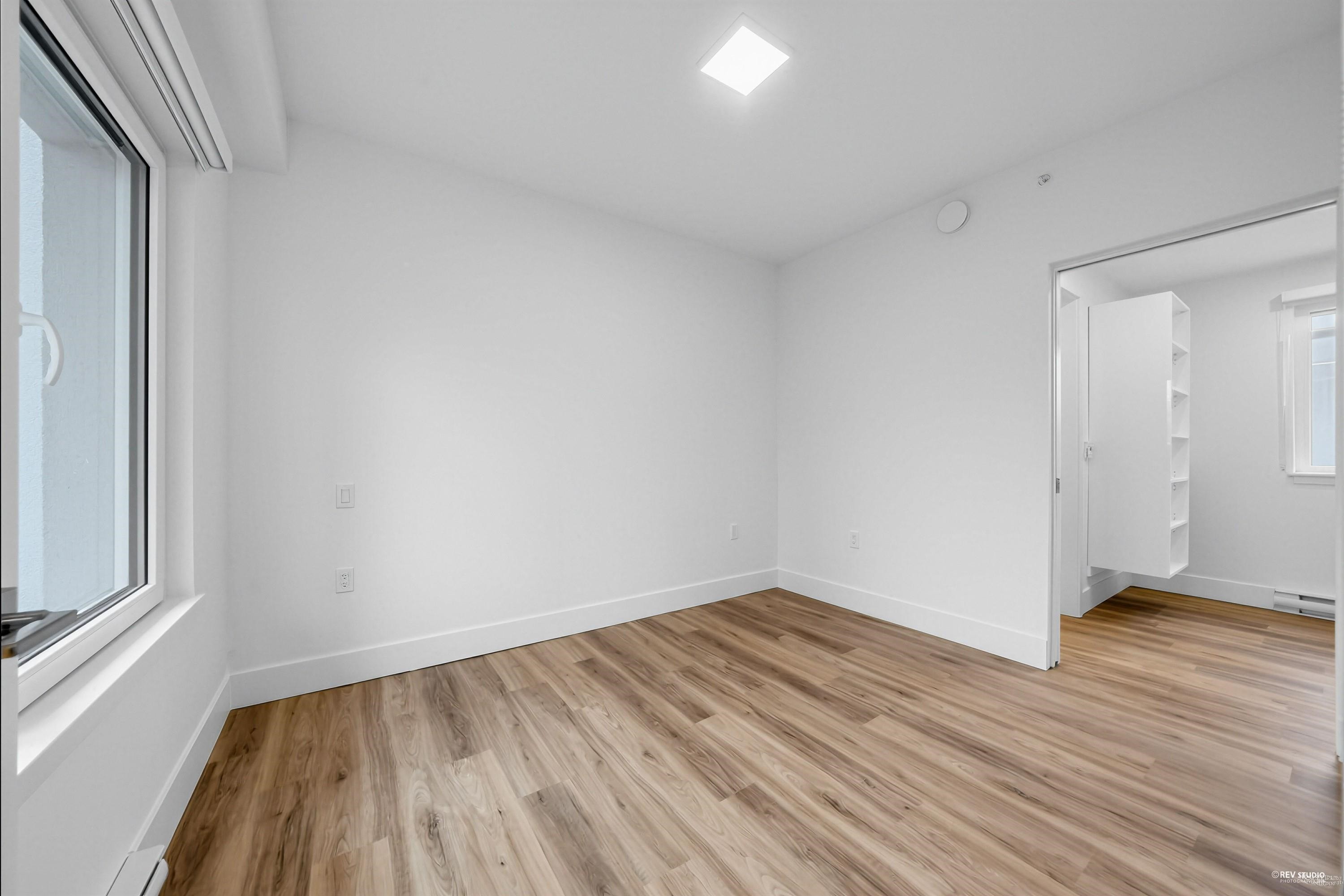 2071 1St Avenue E, Vancouver, BC