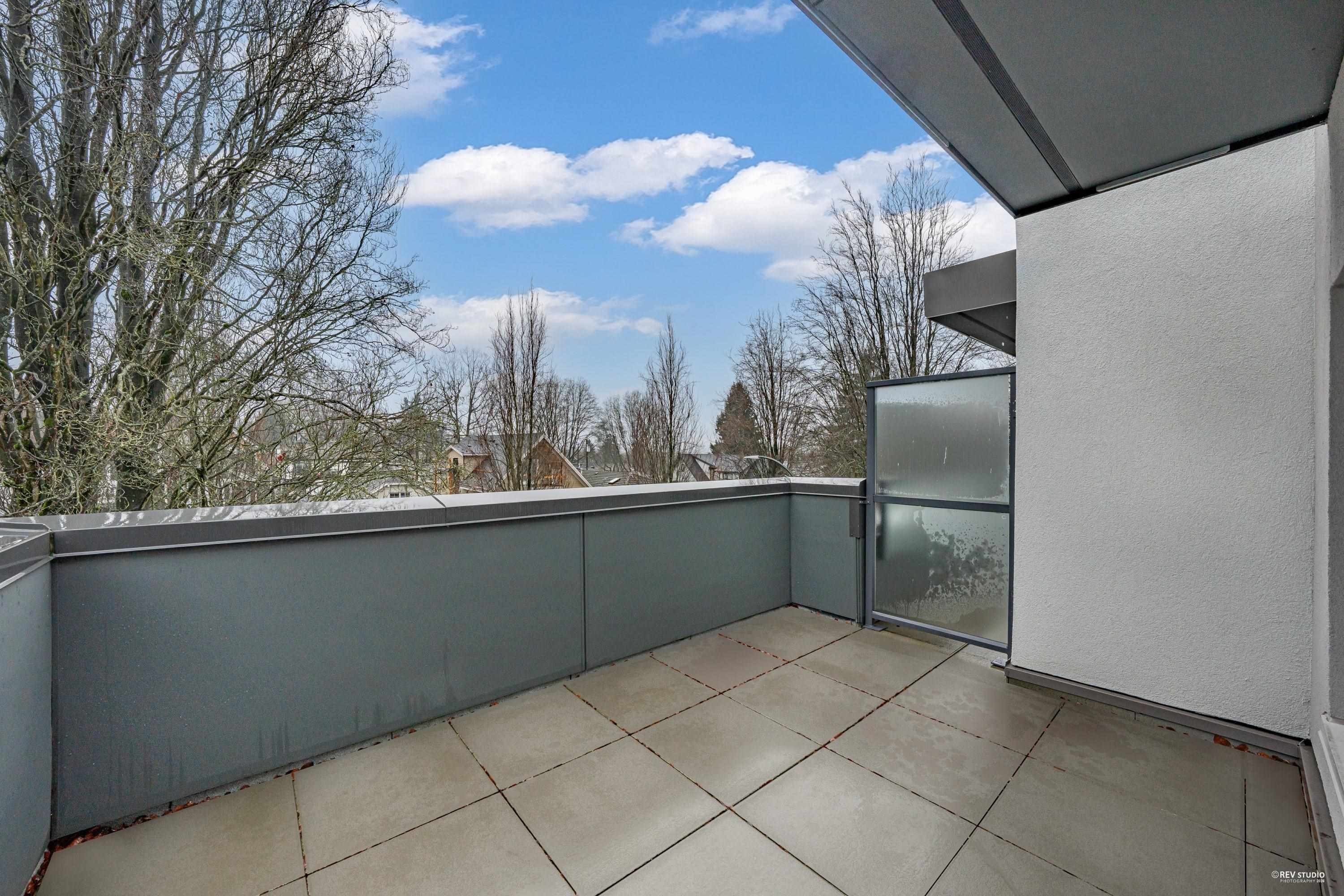 2071 1St Avenue E, Vancouver, BC