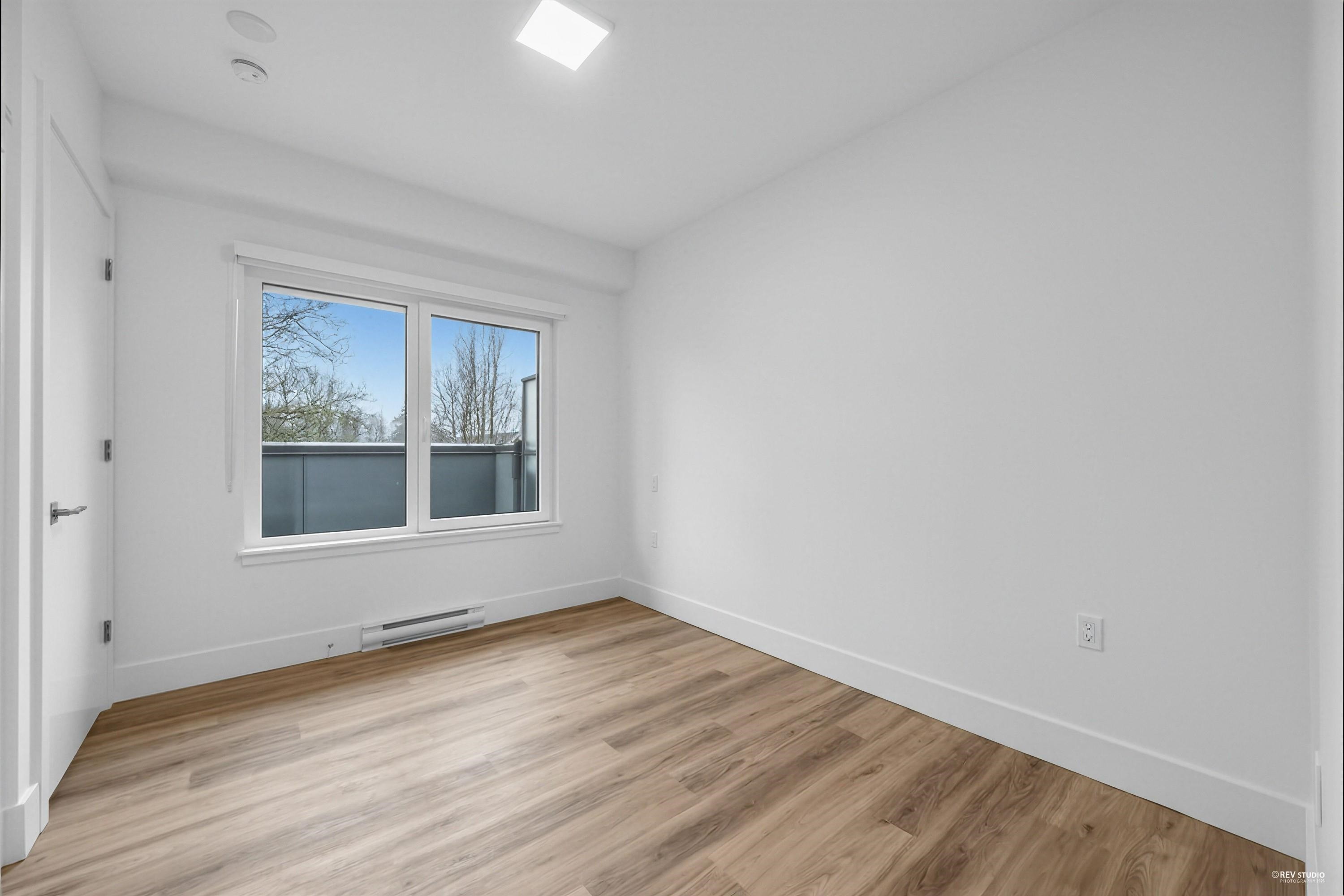 2071 1St Avenue E, Vancouver, BC
