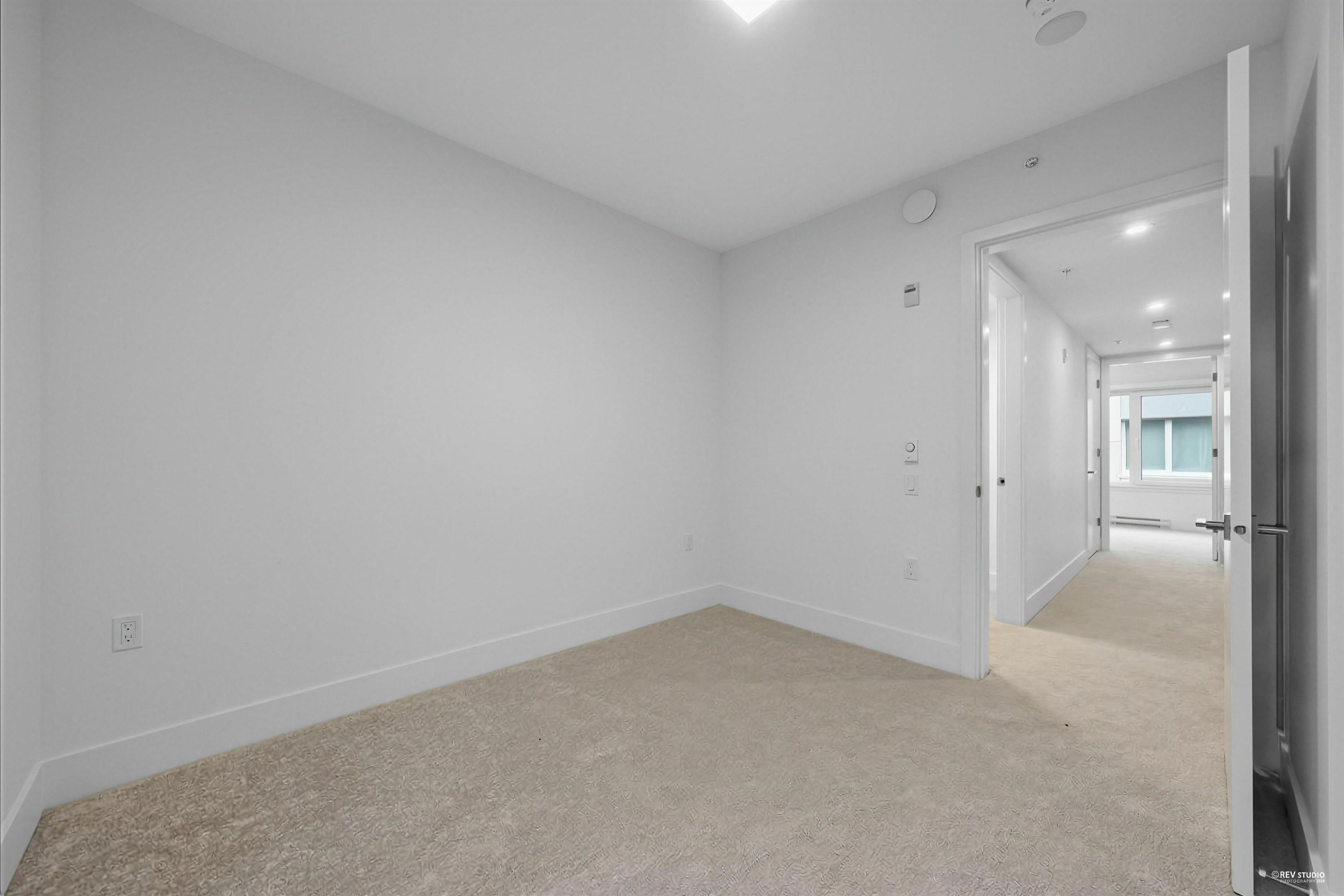 2071 1St Avenue E, Vancouver, BC