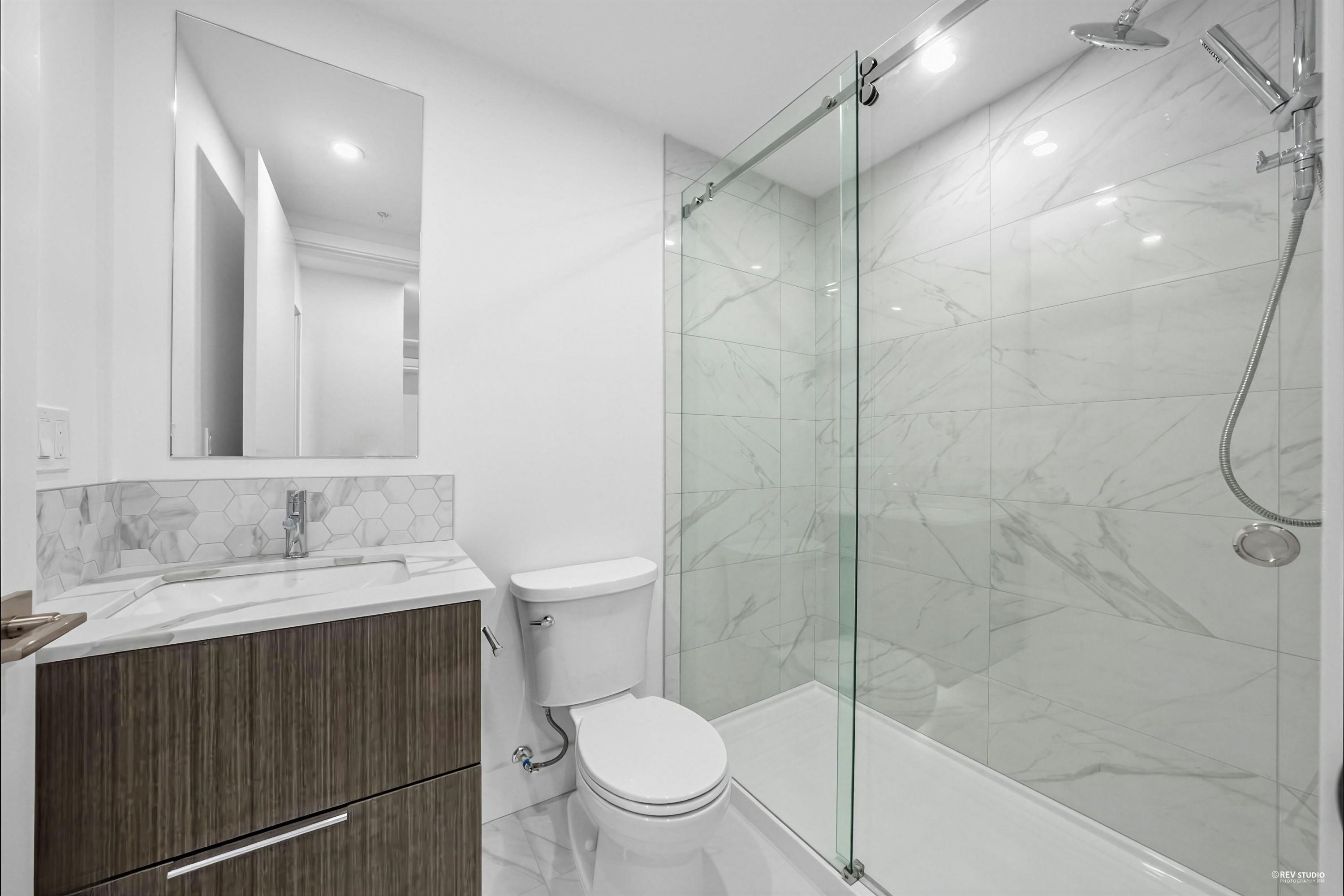 2071 1St Avenue E, Vancouver, BC