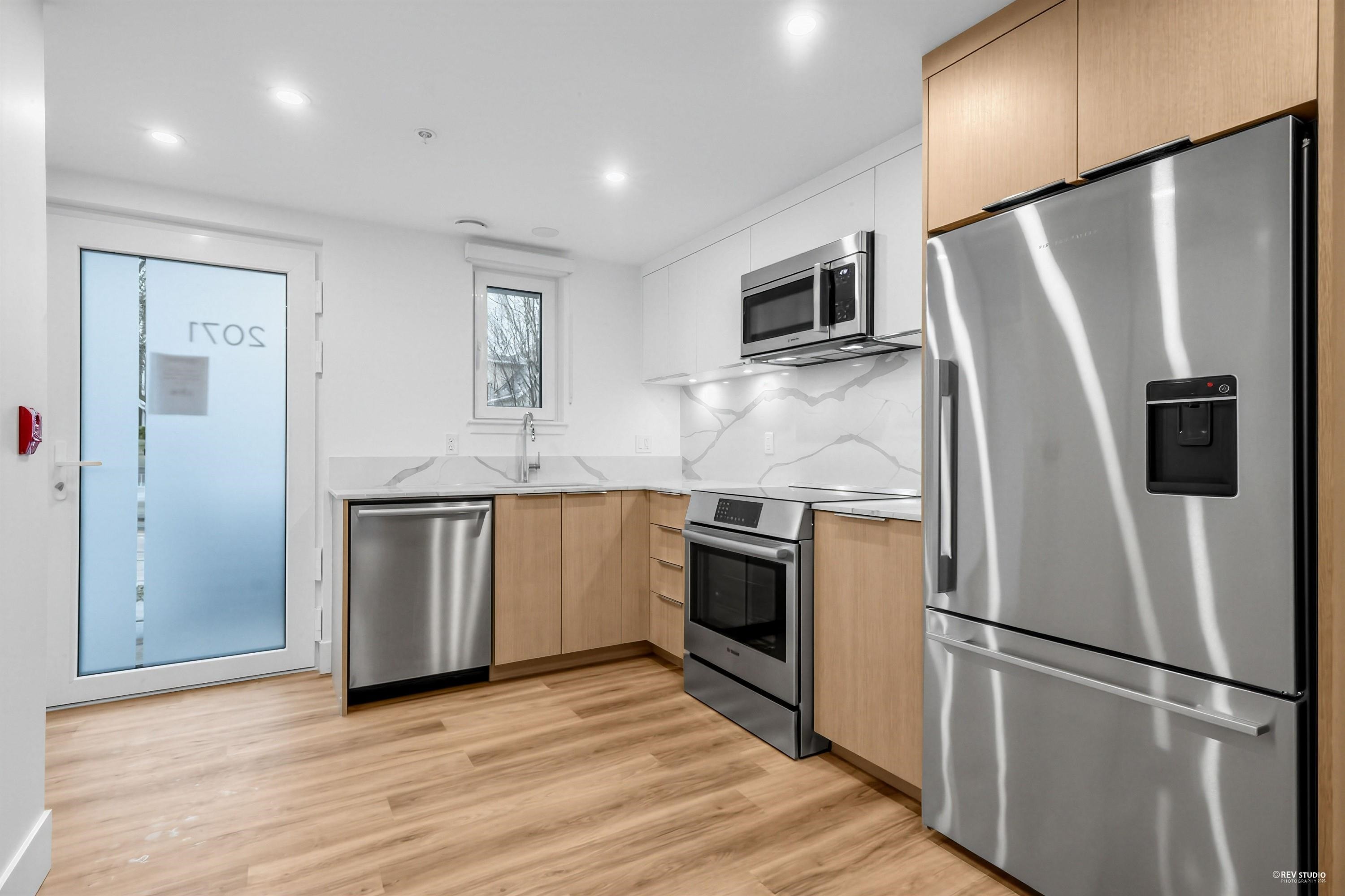 2071 1St Avenue E, Vancouver, BC