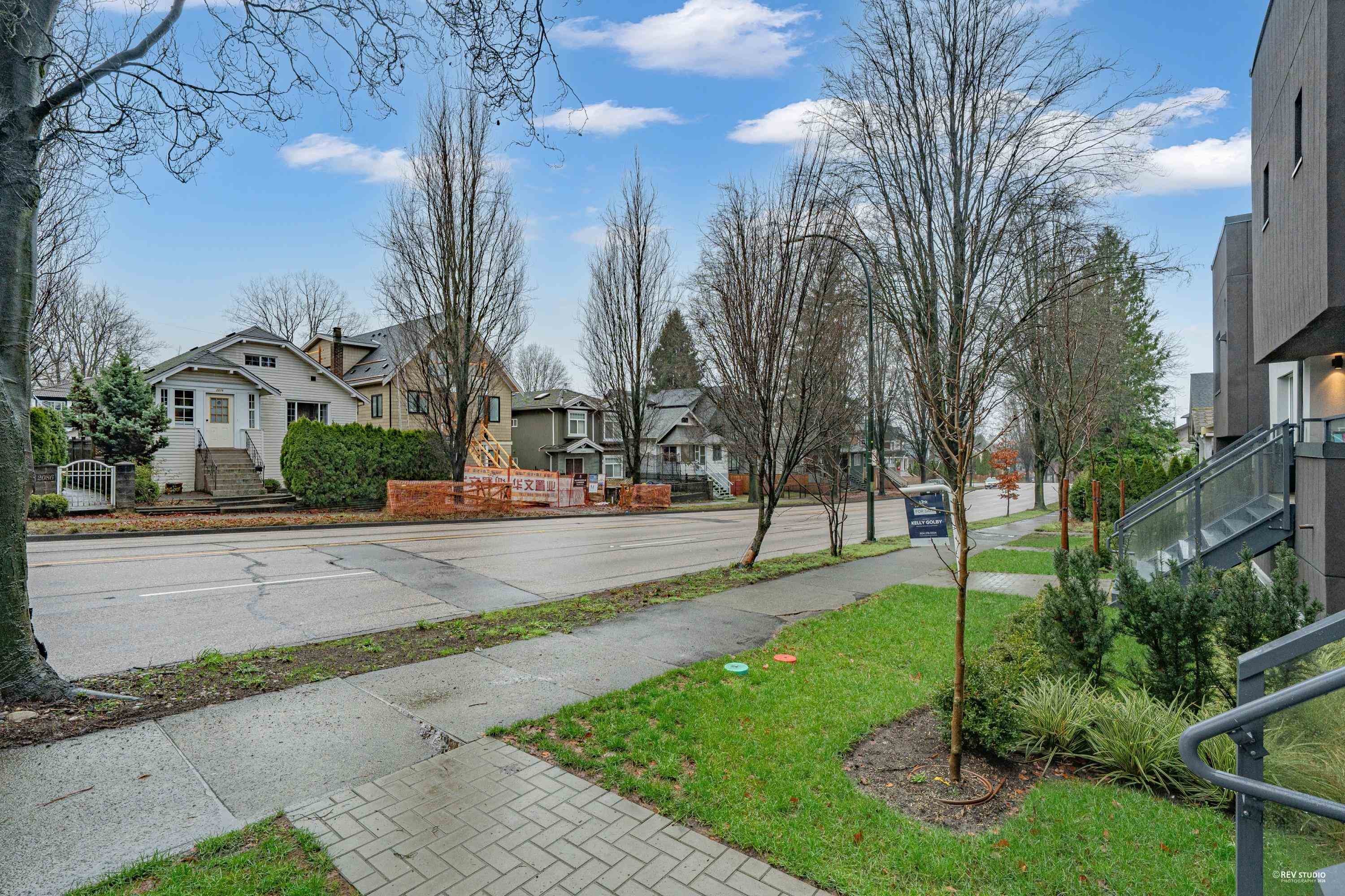 2071 1St Avenue E, Vancouver, BC