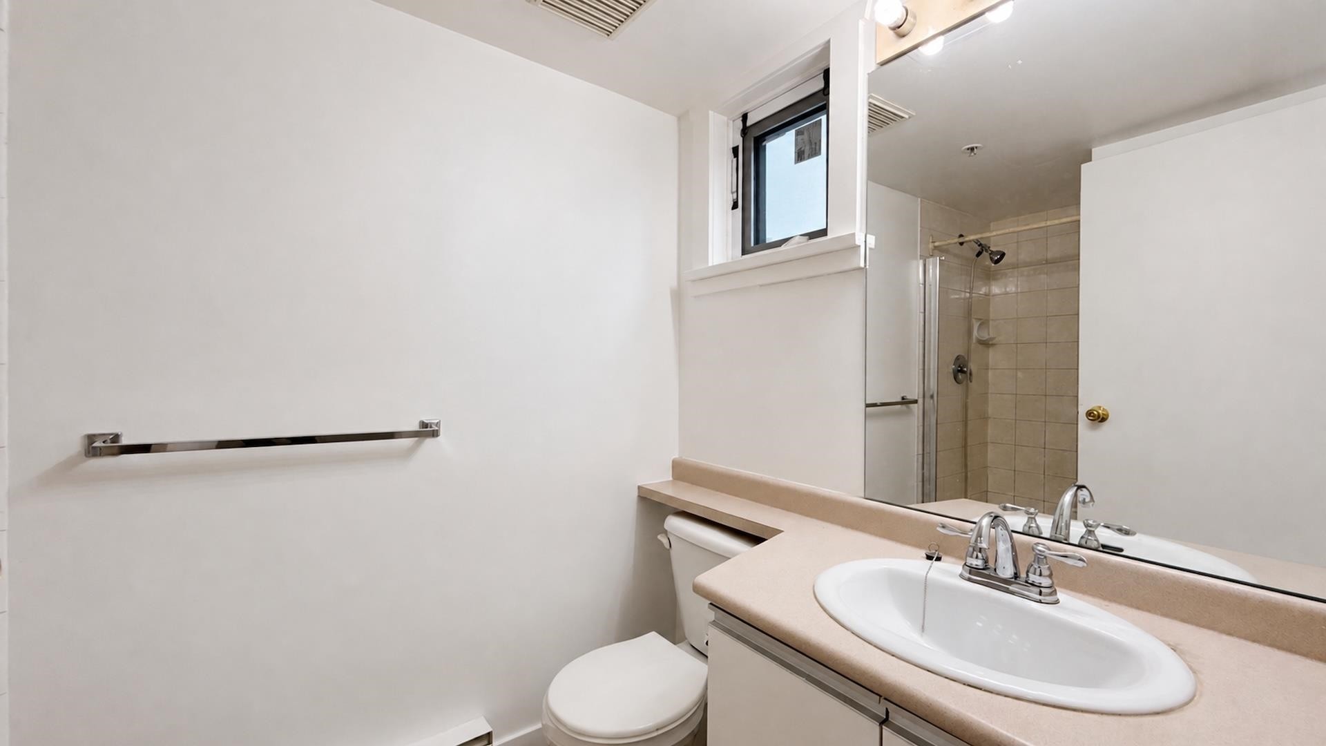 1-2528 Broadway E, Vancouver, BC