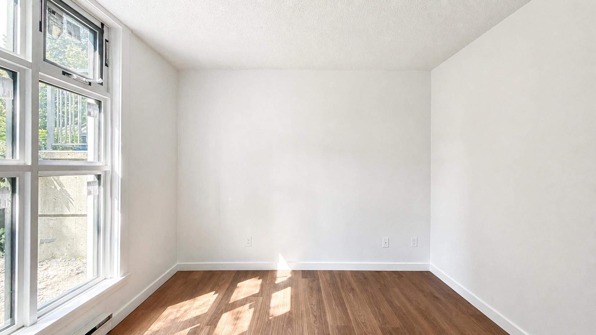 1-2528 Broadway E, Vancouver, BC