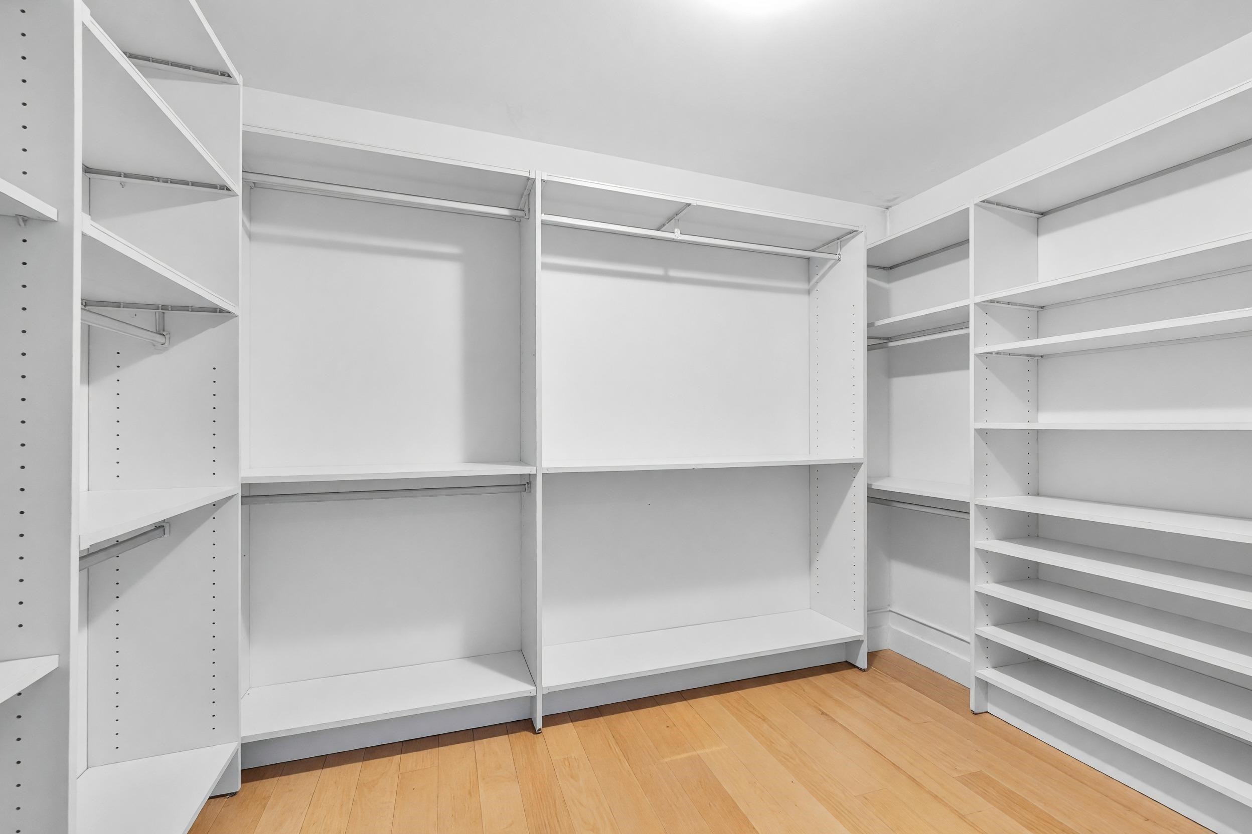 5985 Newton Wynd, Vancouver, BC