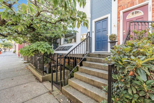 1848 1St Avenue W, Vancouver, BC 