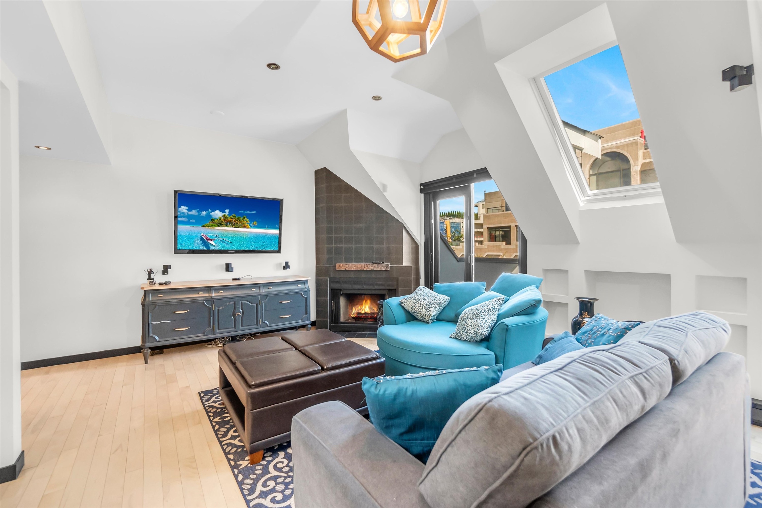 1848 1St Avenue W, Vancouver, BC