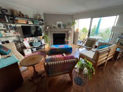 10-220 4th Street ENorth Vancouver, BC V7L 1H9